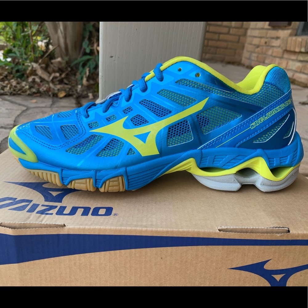 Never been worn volleyball court shoes!